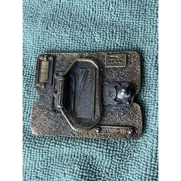 Vintage Tooheys Top Gun Belt Buckle Pilot Airplane - Picture 4 of 5